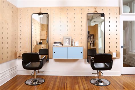 Salon In Style 